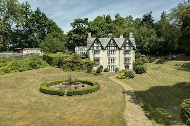 6 Bedroom Detached House for Sale Great Missenden