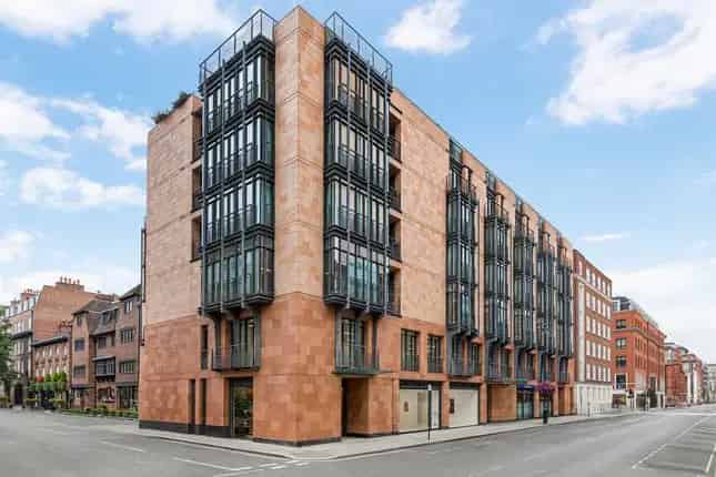 Mayfair Apartment 3 Beds 3 Baths 2163 sq ft