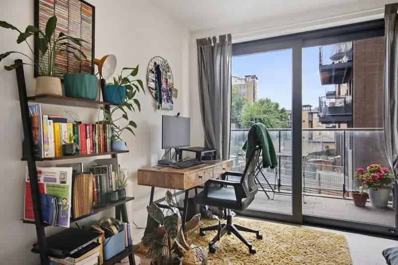 2 Bedroom Flat for Sale near Canary Wharf