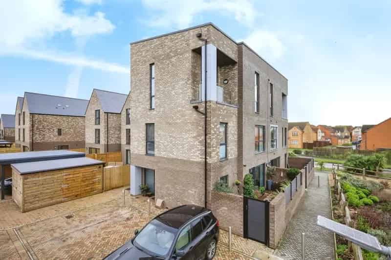 3 Bedroom Home in Sovereign Harbour