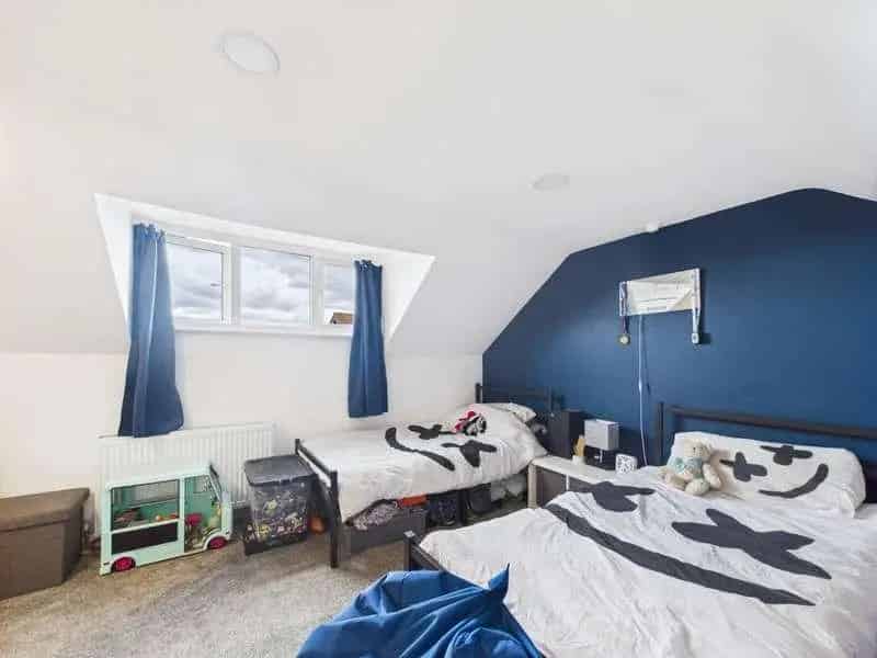 2 bed house for sale