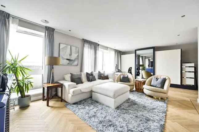 Flat to rent in Chelsea Creek, Chelsea Creek, London SW6