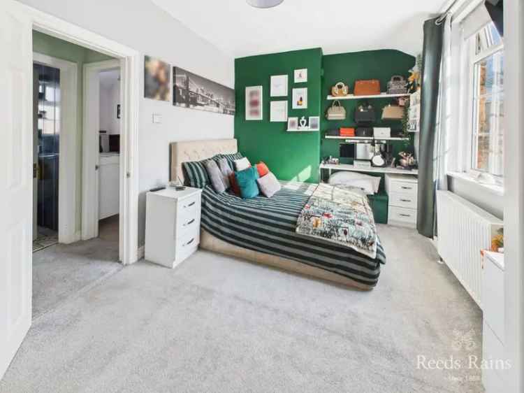 2 Bedroom Mid Terrace House for Sale in Cayton