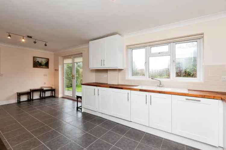  For Sale in Hackwood Lane, Basingstoke and Deane, England