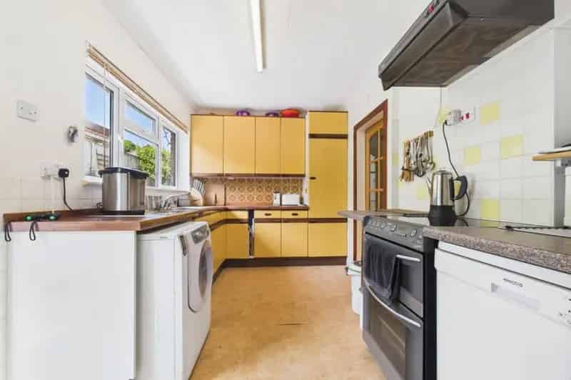 3 Bedroom Detached Bungalow For Sale in Seabrook