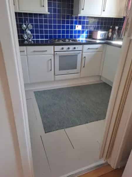 Lovely 3 Bed House Near Shops and Buses