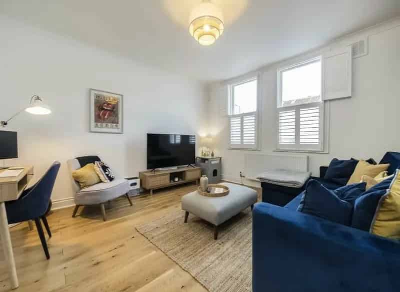 Two Double Bedroom Maisonette with Private Terrace near Lordship Lane