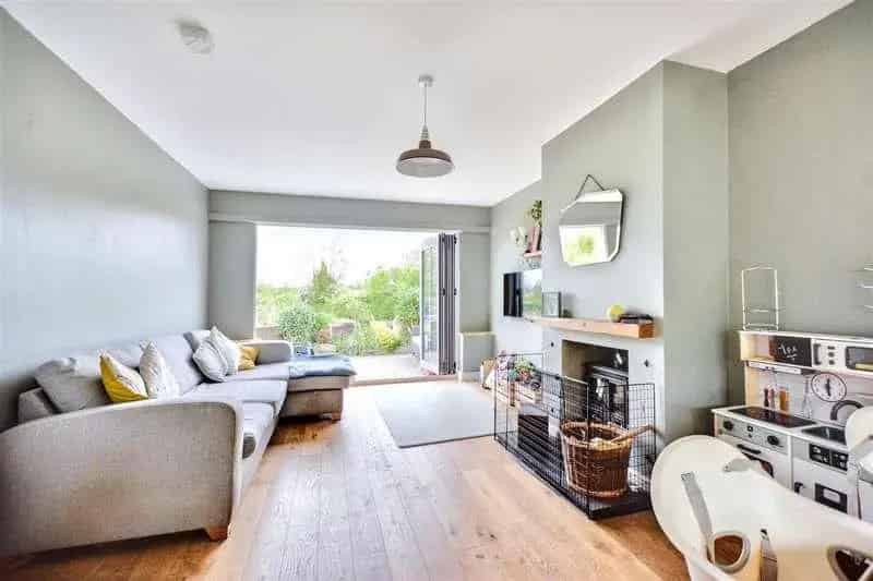 3 Bed Semi-Detached House for Sale Near Amenities