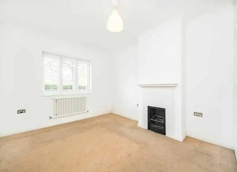Ground Floor Flat with Private Garden Near Richmond Park