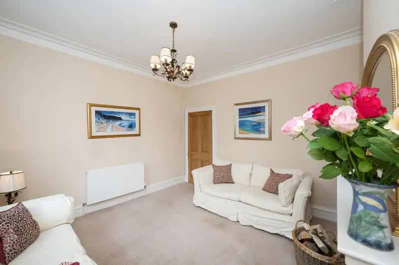 3 Bedroom West End Apartment with Parking