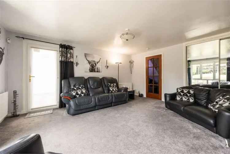 3 Bed House - Semi Detached with 1 Reception Room