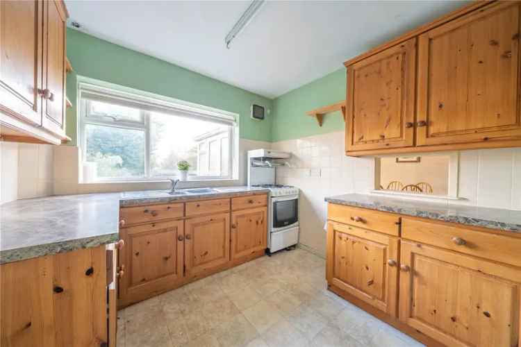 House For Sale in 42, Hollin Lane, Leeds, England