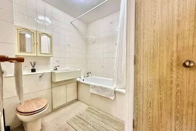 2 Bed Ground Floor Flat for Sale in Baiter Park Poole