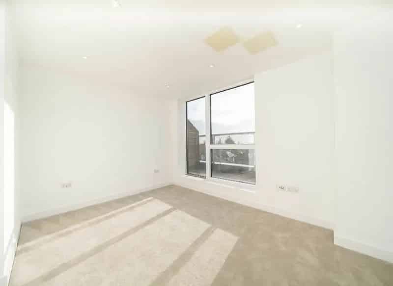 One Double Bedroom Apartment with Balcony and Ample Storage