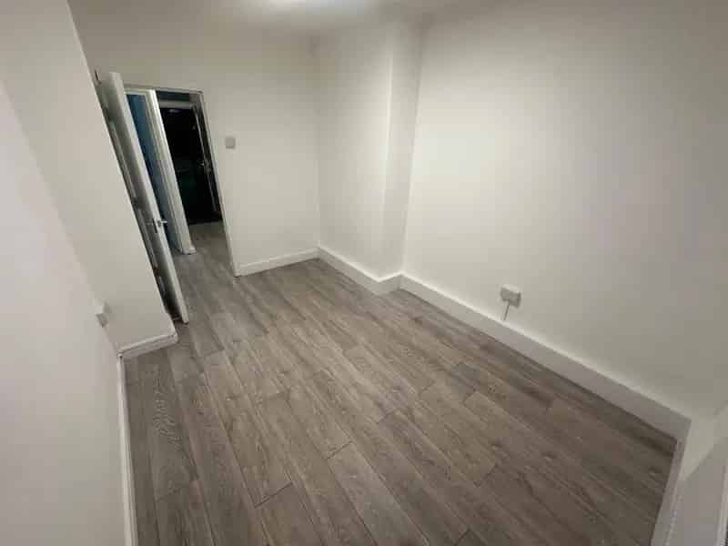 1 Bedroom Flat to Rent E1 - Ground Floor