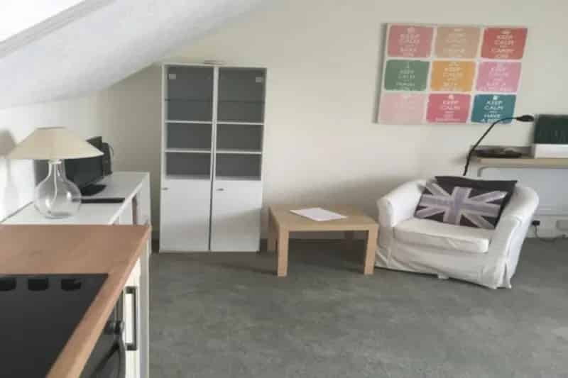 Sea View Studio Flat Near Southend Central Station - Ideal for First Time Buyers or Investors