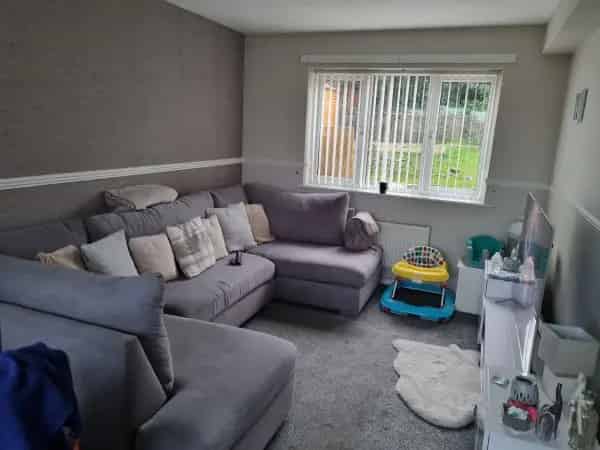 3 Bed House 2 Bathrooms Large Garden