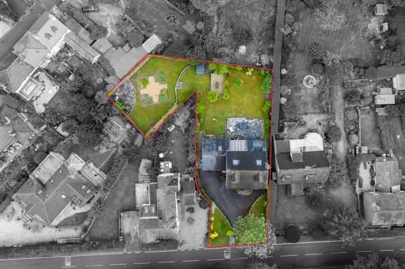Charming 4-Bedroom Detached Home near Wigginton