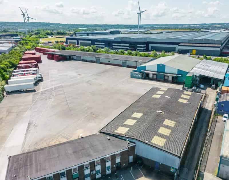 Dean Road Trading Estate Unit: Secure Industrial Space