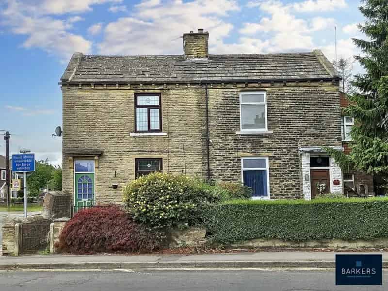 2 Bedroom Semi-Detached House for Sale - Modernisation Needed