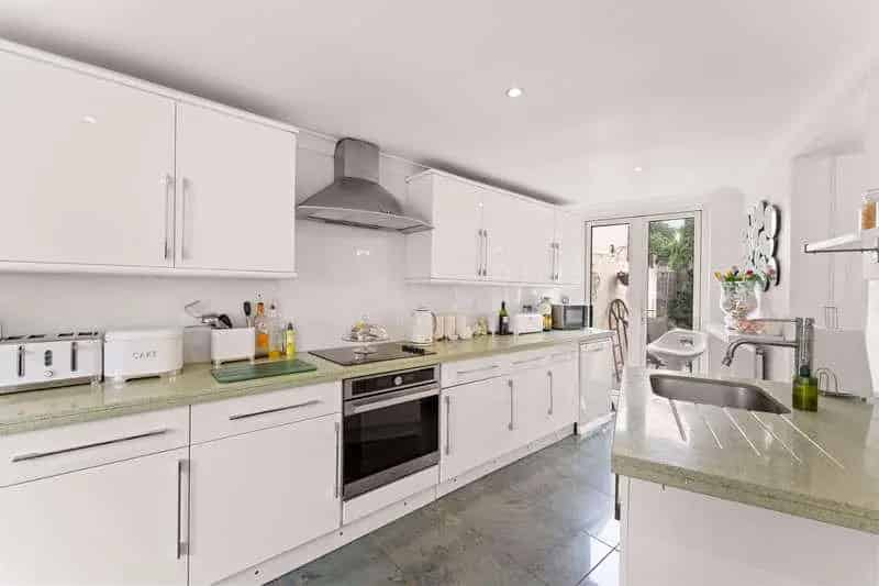 4 Bed House for Sale Near Acton Main Line Station