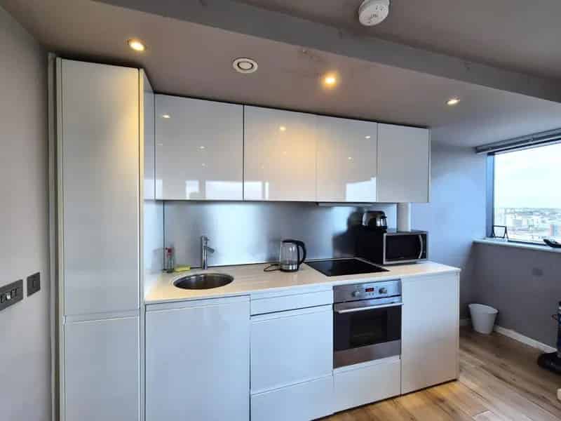 2 Bed 2 Bath City Centre Apartment  Bridgewater Place Allocated Parking