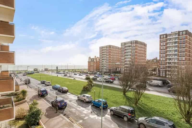 2 Bedroom Flat to Rent Hove Sea Views Near Beach
