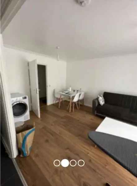 Flat For Rent in Southend-on-Sea, England