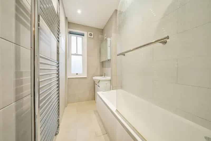 Two Double Bedroom Apartment Elegant Period Building Recently Refurbished