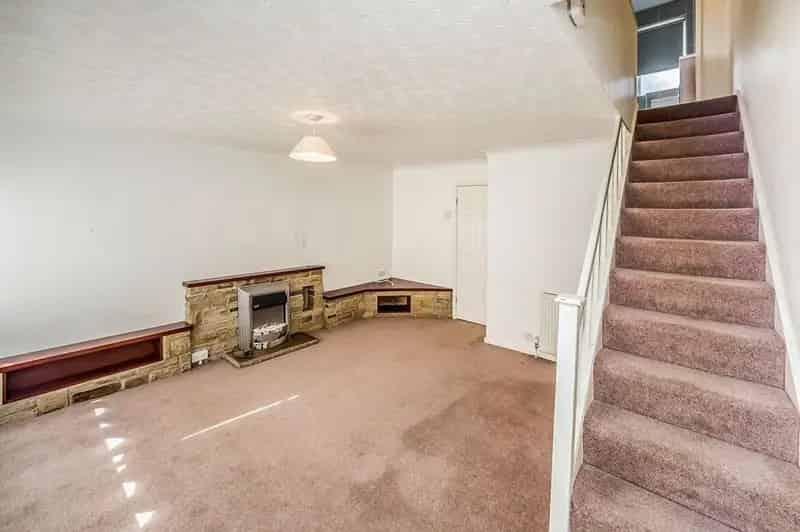 2 Bedroom Mid Terrace House For Sale Thongsbridge West Yorkshire