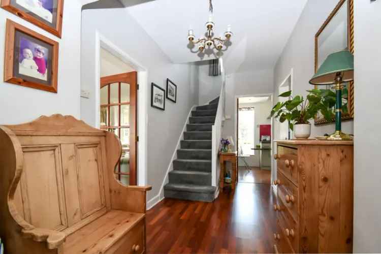 3 Bedroom House For Sale in Tranmere Park Guiseley