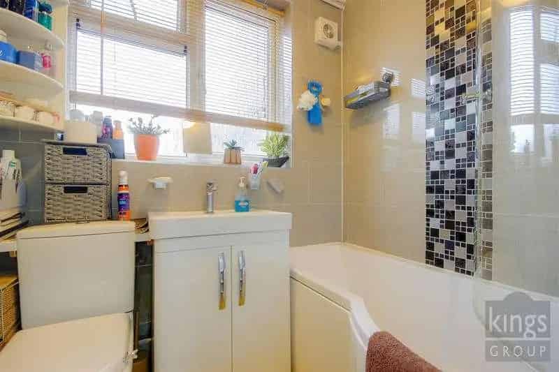 1 Bed Flat for Sale - Newly Refurbished