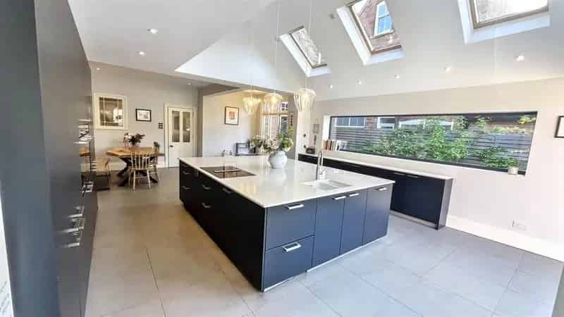 5 Bedroom Semi-Detached House for Sale