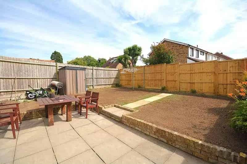 2 Bed Flat for Sale Amersham Modern Apartment Garden Parking