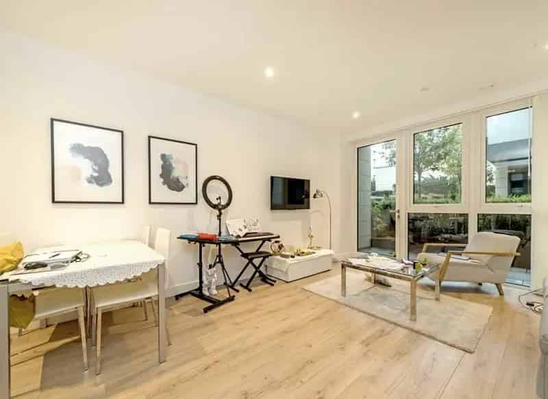 2 Bed 2 Bath Apartment near Hammersmith Broadway