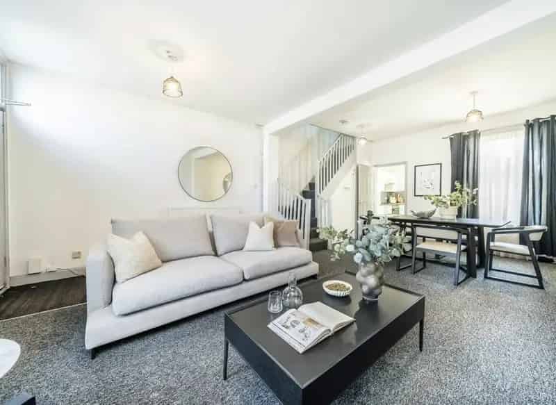 Three Bedroom House Near Norwood High Street - No Onward Chain
