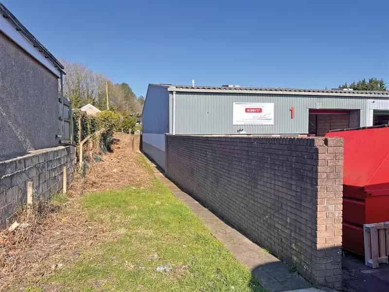 Freehold Industrial Unit Investment Opportunity