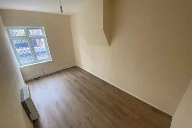 Two Bedroom Apartment Belbroughton Available Now