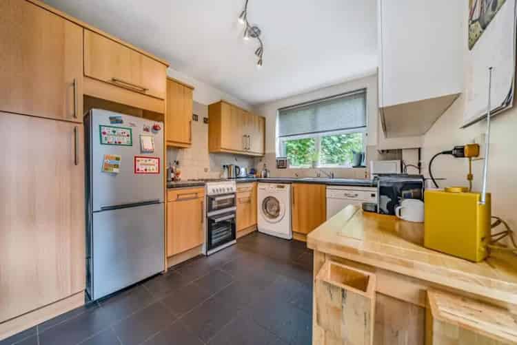 3 Bedroom Period Home with Garden No Onward Chain