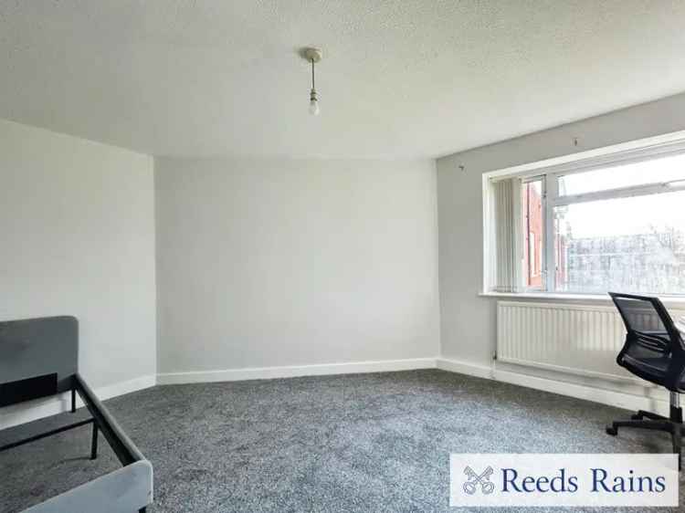 2 Bedroom Flat for Sale Salford Newly Renovated Modern Amenities