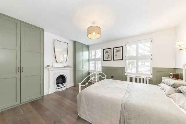 Four Bedroom Victorian House for Rent in Balham Grove SW12