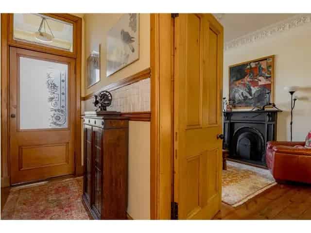 2 Bedroom Flat for Sale in Inverleith Edinburgh