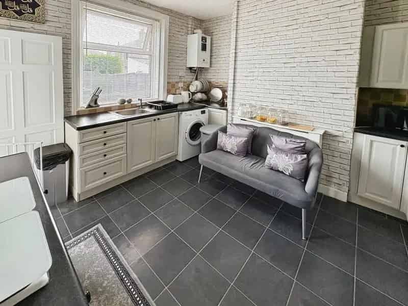 2 bedroom Mid Terrace House for sale, Paddock, West Yorkshire, HD1