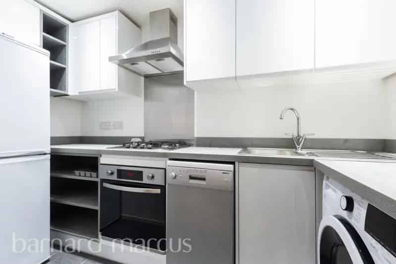 2-Bed Apartment Near East Croydon Station
