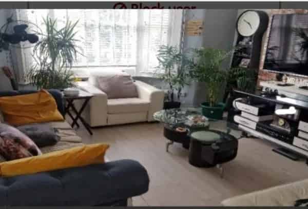 2 Bedroom Split Level House with Garden