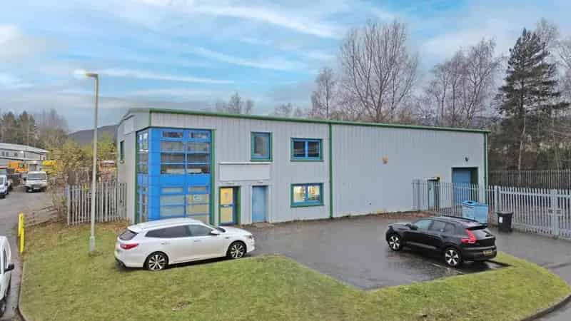 Modern Workshop and Office Building To Let