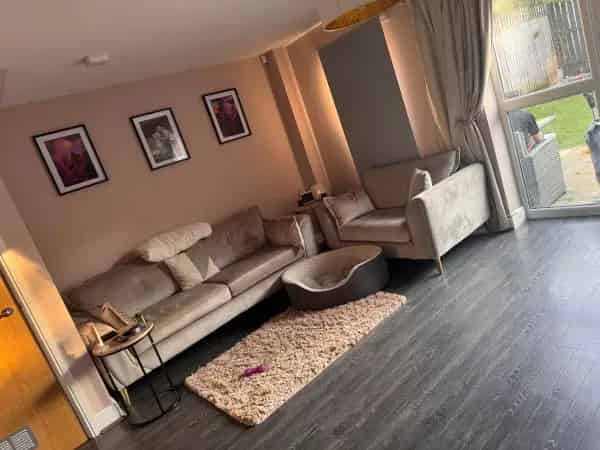 2 Large Double Bedrooms Cleckheaton Town Centre Parking