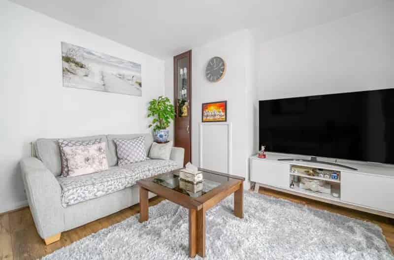 3 Bed House for Sale Spacious Family Home
