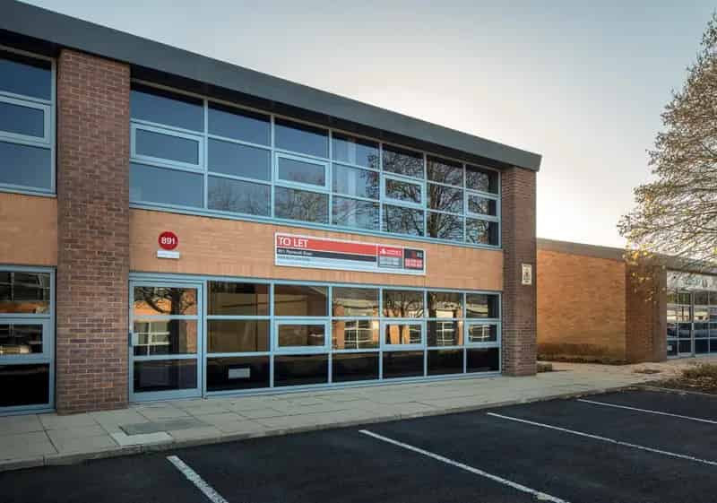 Industrial Unit Slough Trading Estate 53m Eaves 3Phase Electricity