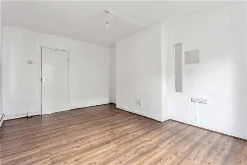 1 Bed Flat for Sale Stockwell - Renovation Project